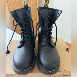 Dr. Martens 1460 Black Pascal Virginia Boots. Size 8